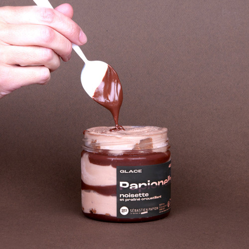 Glace Papionella® Noisette, Papionella Noisette et praliné croustillant